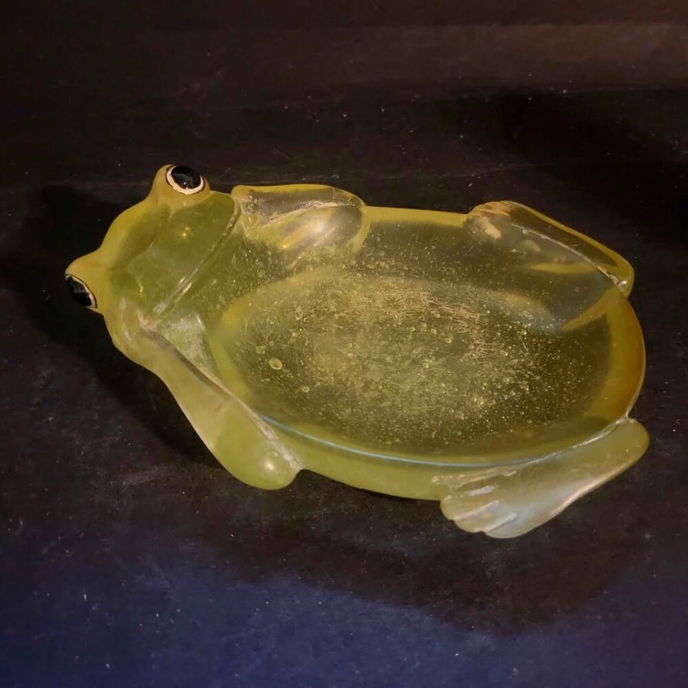 Vintage Green Lucite Or Acrylic Frog Soap Dish